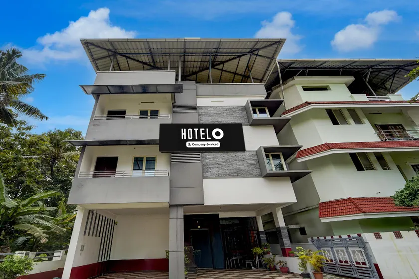 Hotel O Palarivattom Metro Station Formerly South Gate - Image 1