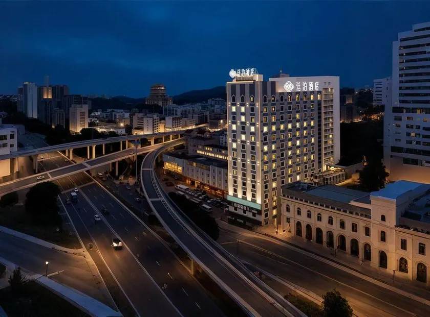 TILL BRIGHT HOTEL - Image 1