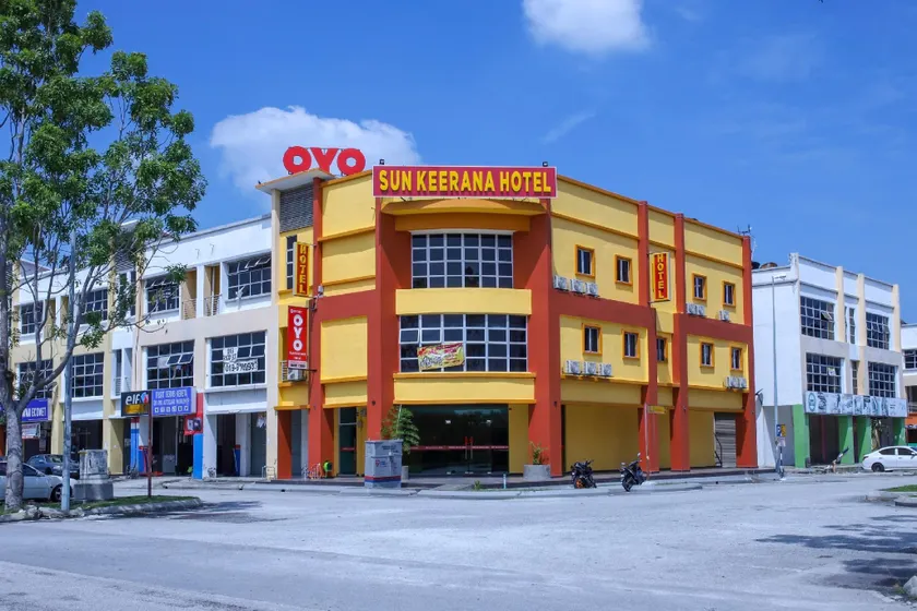 OYO 89387 Sun Keerana Hotel - Image 1