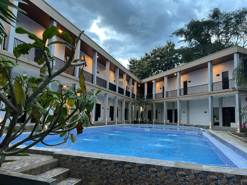 Bwalk Hotel & Villa Malang - Image 1