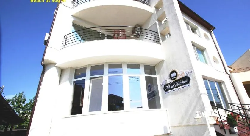 Boutique Vila White Duchess - Image 1