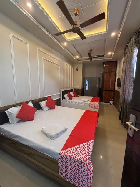 Hotel Simran - Image 1
