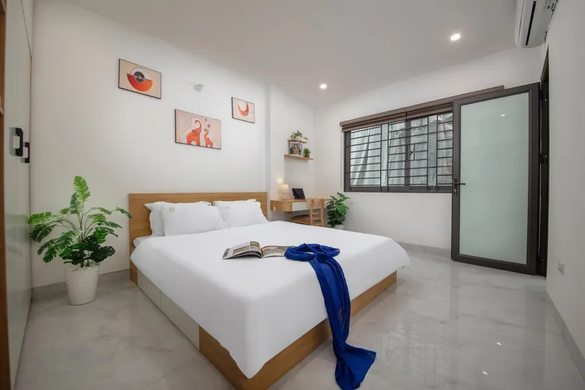 Ly Apartment - Image 1