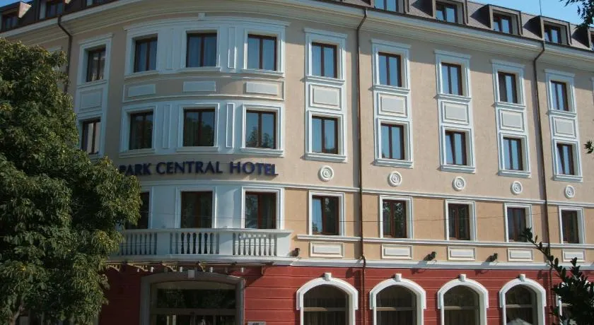 Hotel Park Central - Image 1