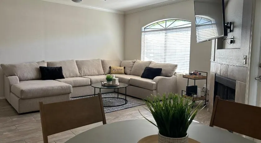 Condo au premier étage dans un endroit souhaitable North Scottsdale - Image 1
