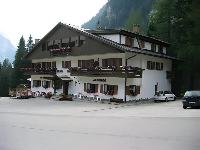 Hotel Baita Dovich - Image 1