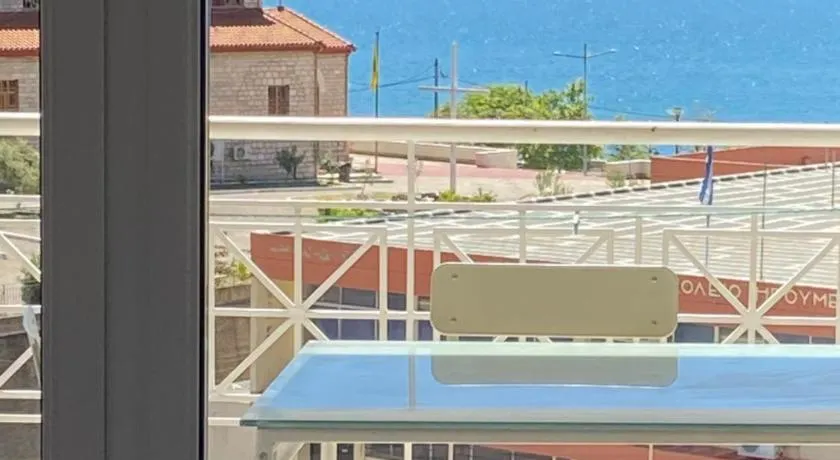 Maria's 2 Studios Apartments Flats to Let -heart city ,50m harbor Chantzara - Image 1