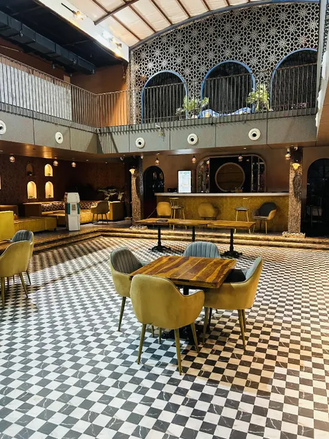 RAJLAXMI HOTEL - Free Airport Pickup and Drop - Image 1