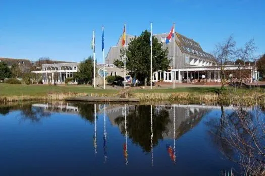 Ster-Appartementen "" 't STRANDHUYS"" en ""DE VUURTOREN"", met VERWARMD ZWEMBAD, eigen KEUKEN, ZONNIG TERRAS nabij DORP, DUINEN en STRAND - Image 1