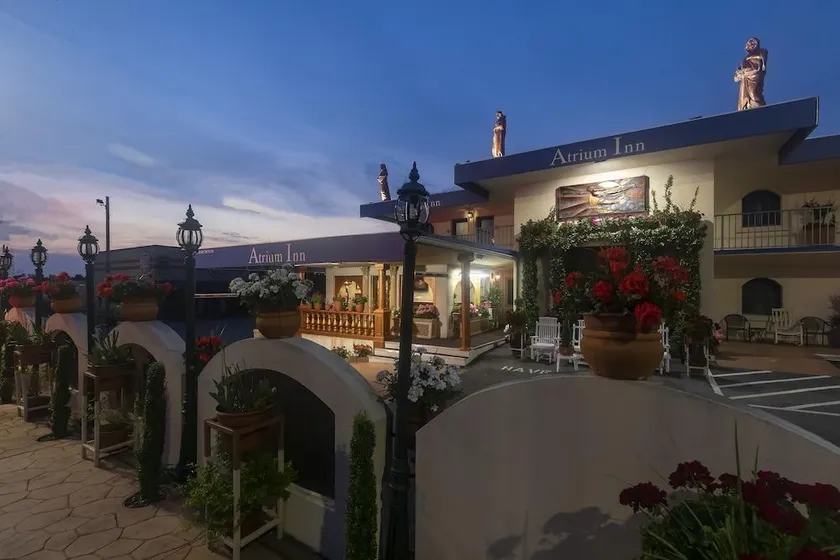 Atrium Inn - Image 1