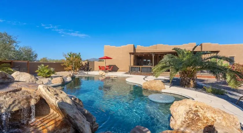 Cozy quiet home BBQ Pool Outdoor entertaining - Image 1