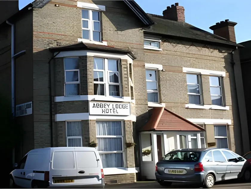 Abbey Lodge Hotel - Image 1
