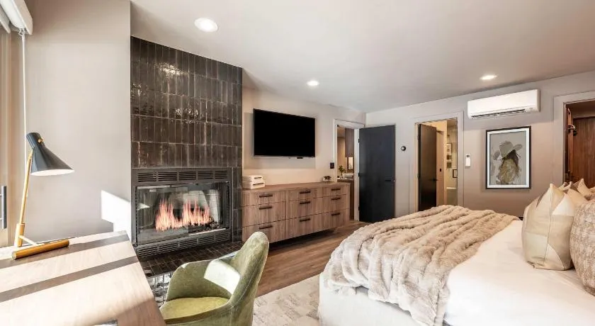 New Luxurious 4BR w Central AC in Aspen's Core - Image 1