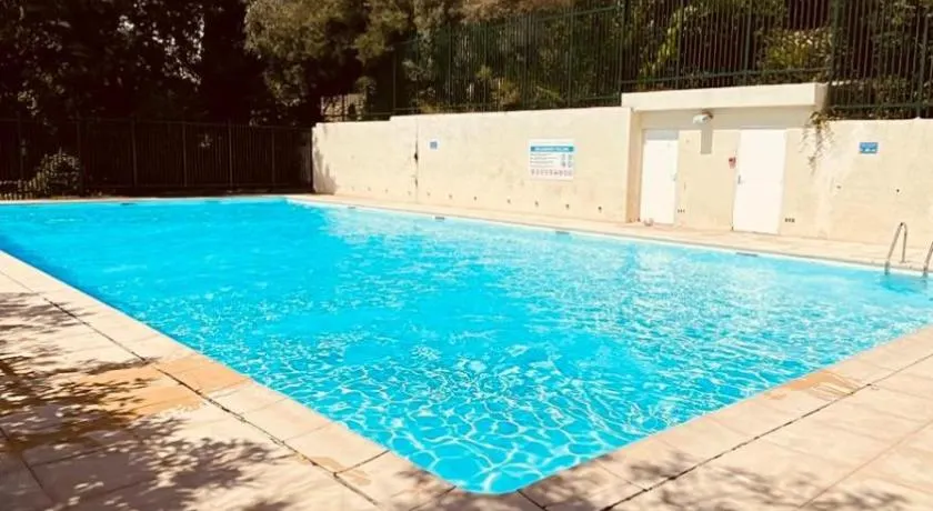 Sous le Soleil, Parking, Piscine, Proche Hôpitaux et Facs - Image 1