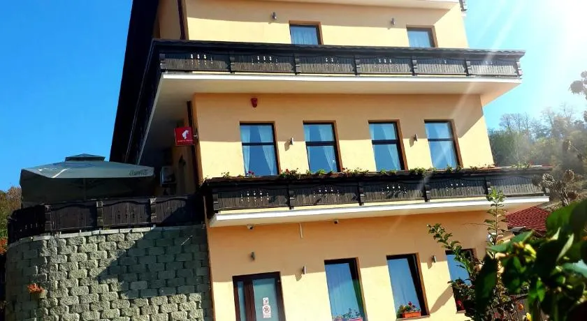 Hotel Dennis - Image 1