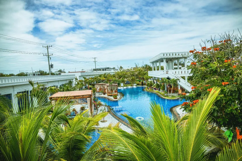 Fairy Hills Hotel - Image 1