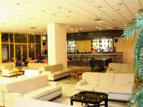 Porto Plazza Hotel - Image 1