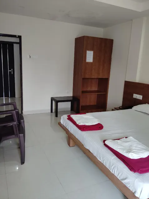 Shrinivas Lodge - Image 1