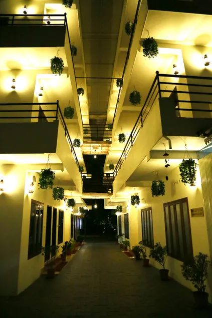 Oxxon Airport Hotel - Image 1