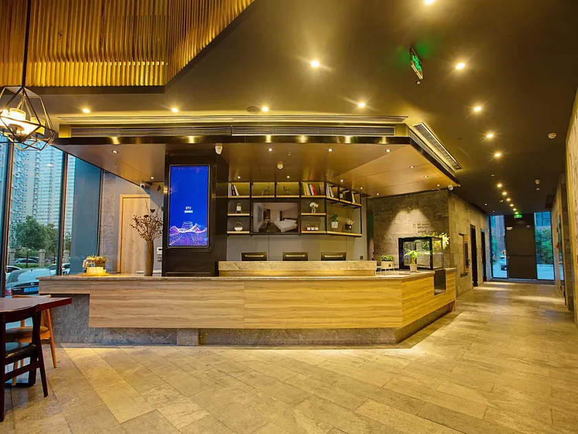 Hanting Premium Hotel Luoyang University City - Image 1
