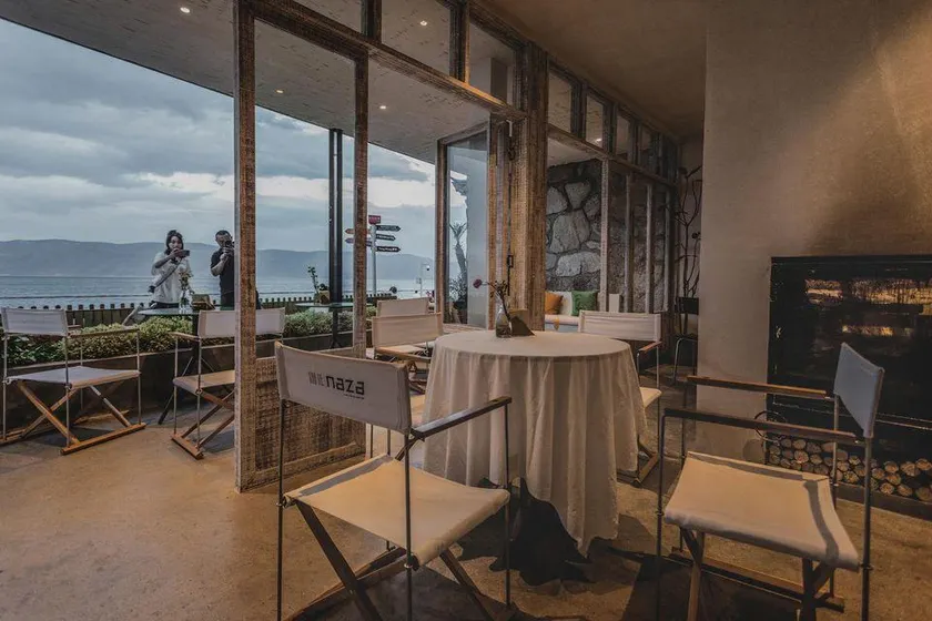 Erhai Nali Seascape Inn - Image 1