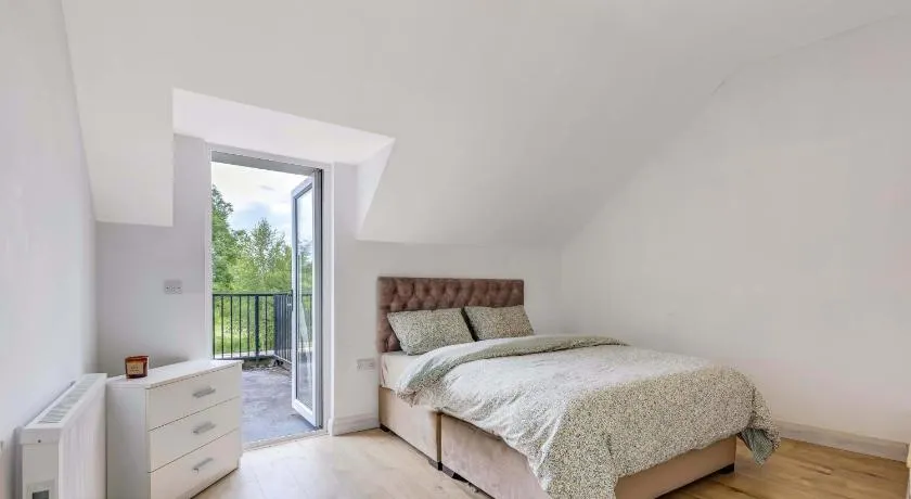 Rooftop Apartment - Image 1