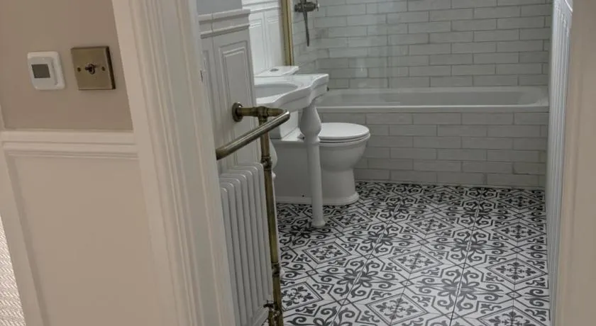Rose Villa Cottage - Image 1