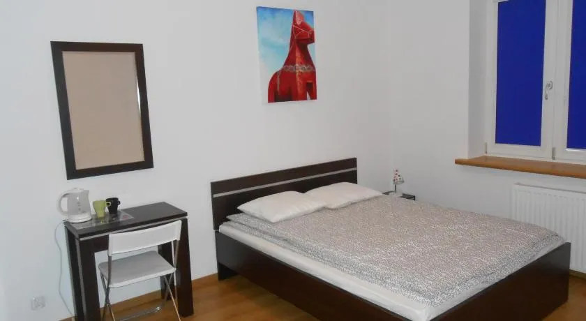 Lux Hostel - z prywatnymi łazienkami - Image 1