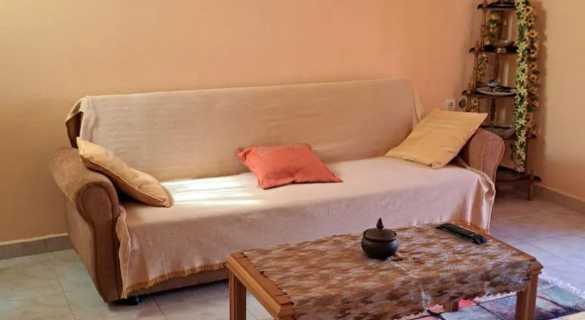 Apartment Getaway in Sparti - Image 1