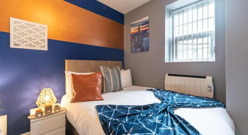 Jesouth Gorgeous Inn Open Plan Striking Splashy Flashy Wifi - Image 1
