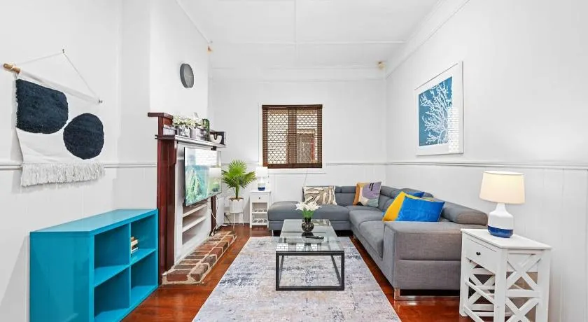 Classic Australian Charm - Image 1