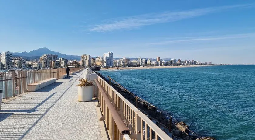 Gandia Grau 5 - Image 1