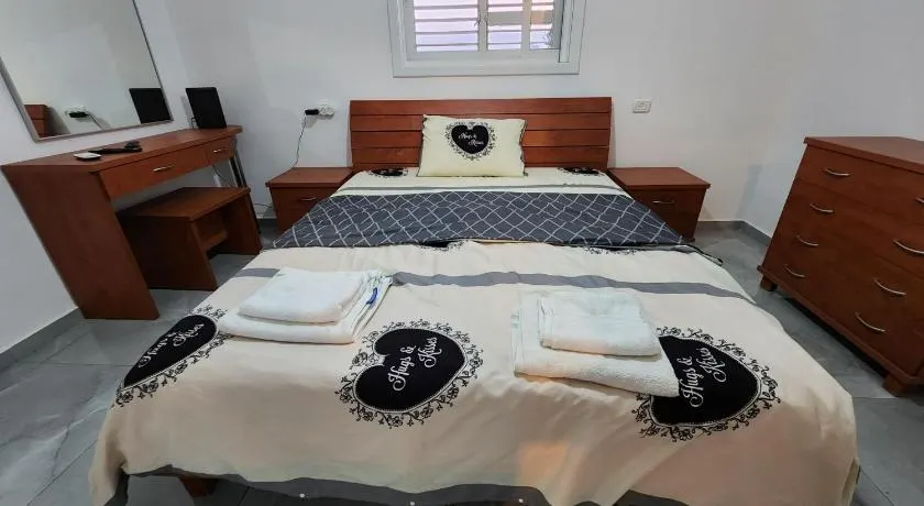Short term Stay in Rehovot Central location near Nes Ziona Rishon Lezion Jerusalem and Tel Aviv - Image 1