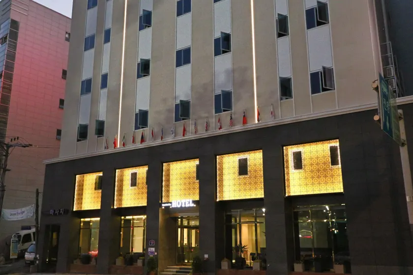 Best In City Hotel - Image 1