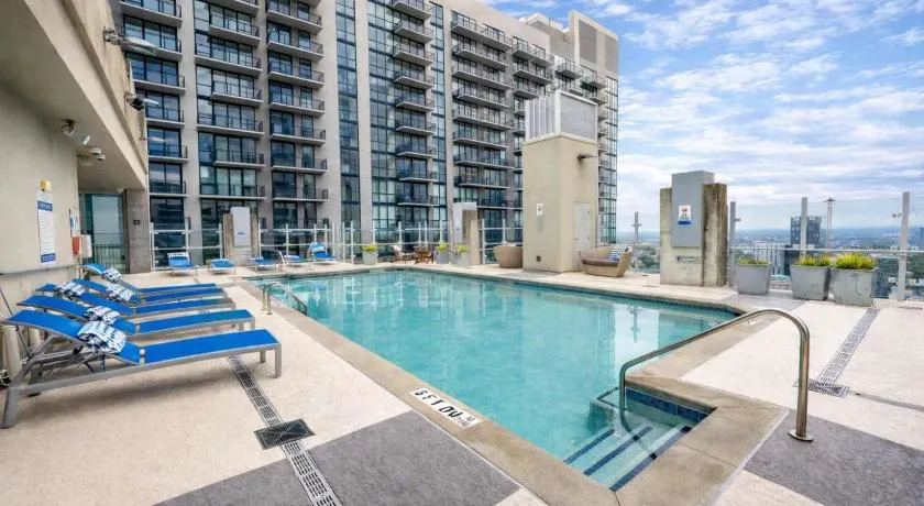 Midtown Atlanta 1BR BeltLine Rooftop Pool LuxePad - Image 1