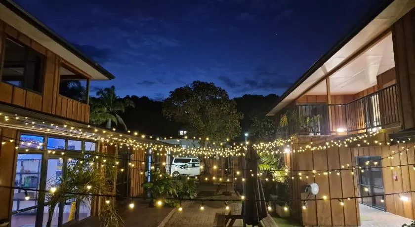 Palm Tree Apartments & backpackers - Image 1