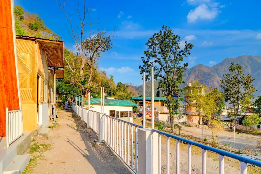 Hotel O Himvasa Resort - Image 1