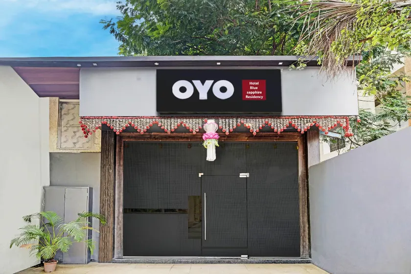 OYO Hotel Blue Sapphire Residency Near Chhatrapati Shivaji International Airport - Image 1
