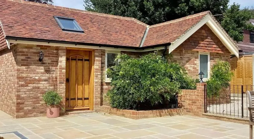 Brand new annexe on border of the Southdowns. - Image 1
