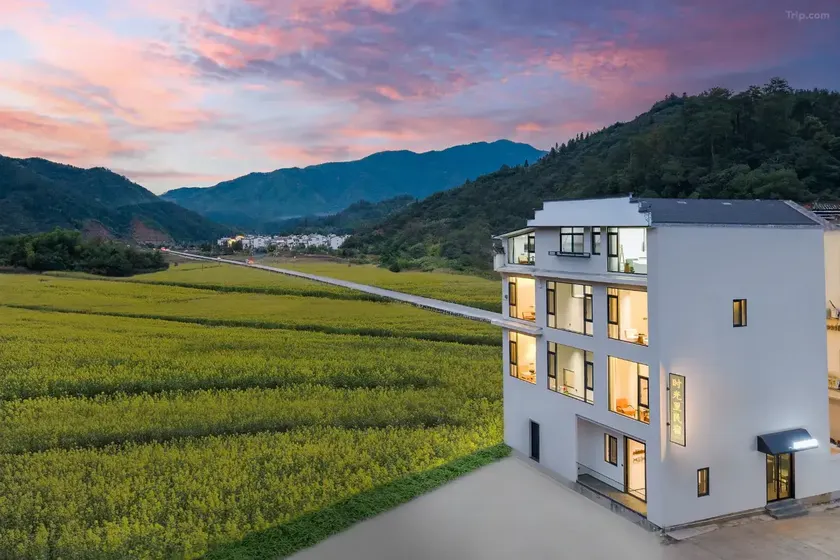 Huangling Shiguangli Homestay in Wuyuan - Image 1