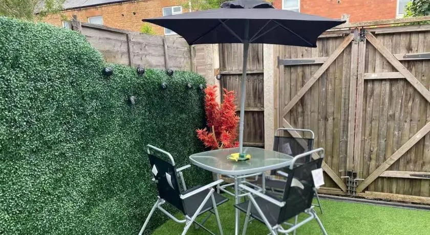 2Br-Sleeps3 -Family Friendly -Free Parking -Garden - Image 1