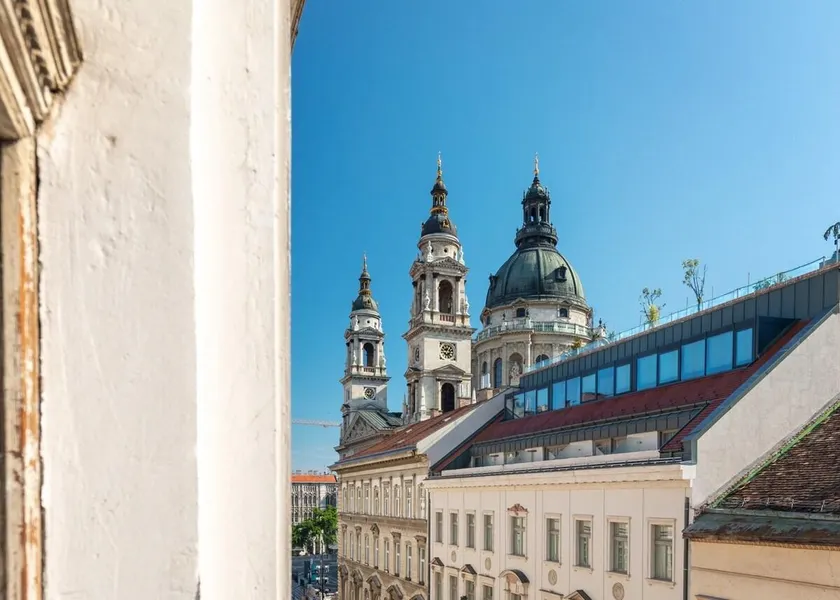 Bright & Spacious Loft With Basilica View - Image 1