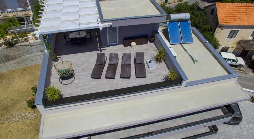 Luxury Apartments Beach - Image 1