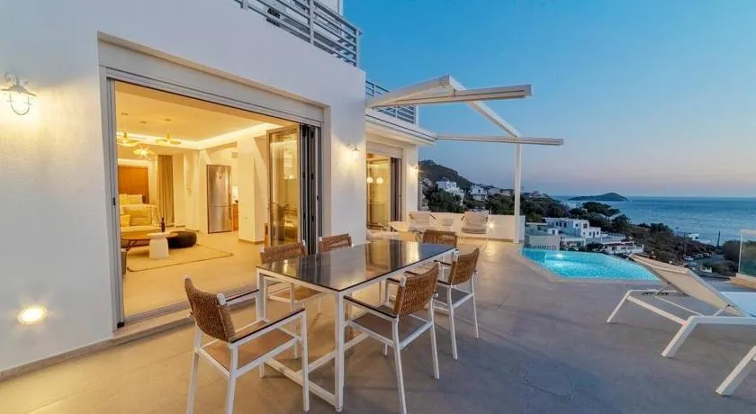 Salt Life Villa - Image 1