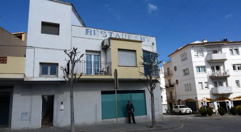 Les Escoles - Image 1