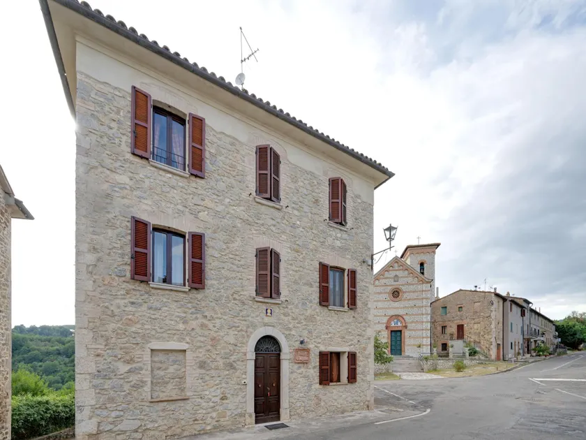 Mansion in Prodo near Lake Bolsena - Image 1