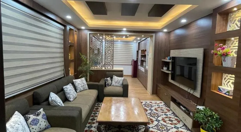 Lovely 2 Bedroom with open living room & kitchen - Image 1