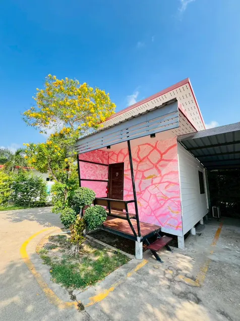 โอซาก้าคาเฟ่ รีสอร์ท - Image 1