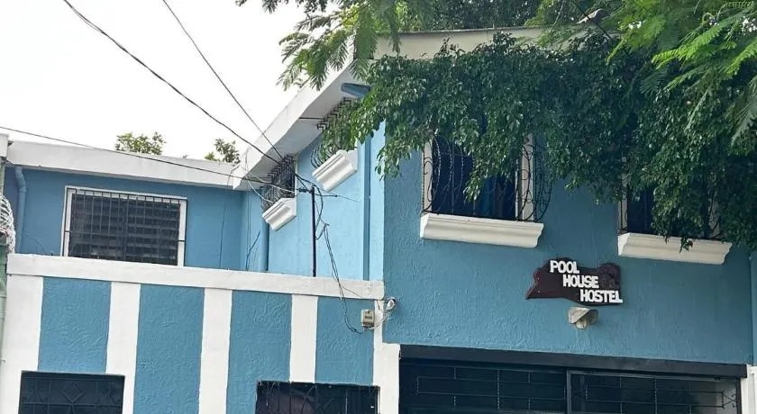 Pool House Hostel - Image 1