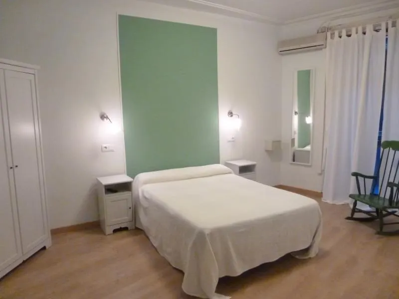 Hostal Portugal - Image 1